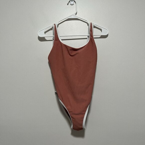 LainSnow Ocean Isle Women's One Piece Bathing Suit in Sangria Size XS - Picture 3 of 9